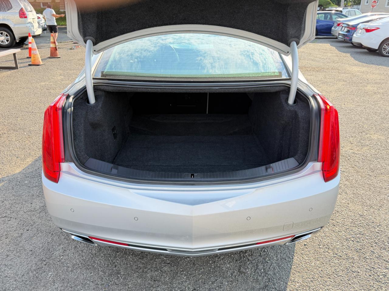 Cadillac XTS 4dr Sdn Luxury Collection FWD 2016