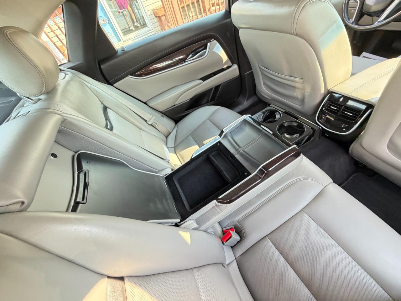 Cadillac XTS 4dr Sdn Luxury Collection FWD 2016