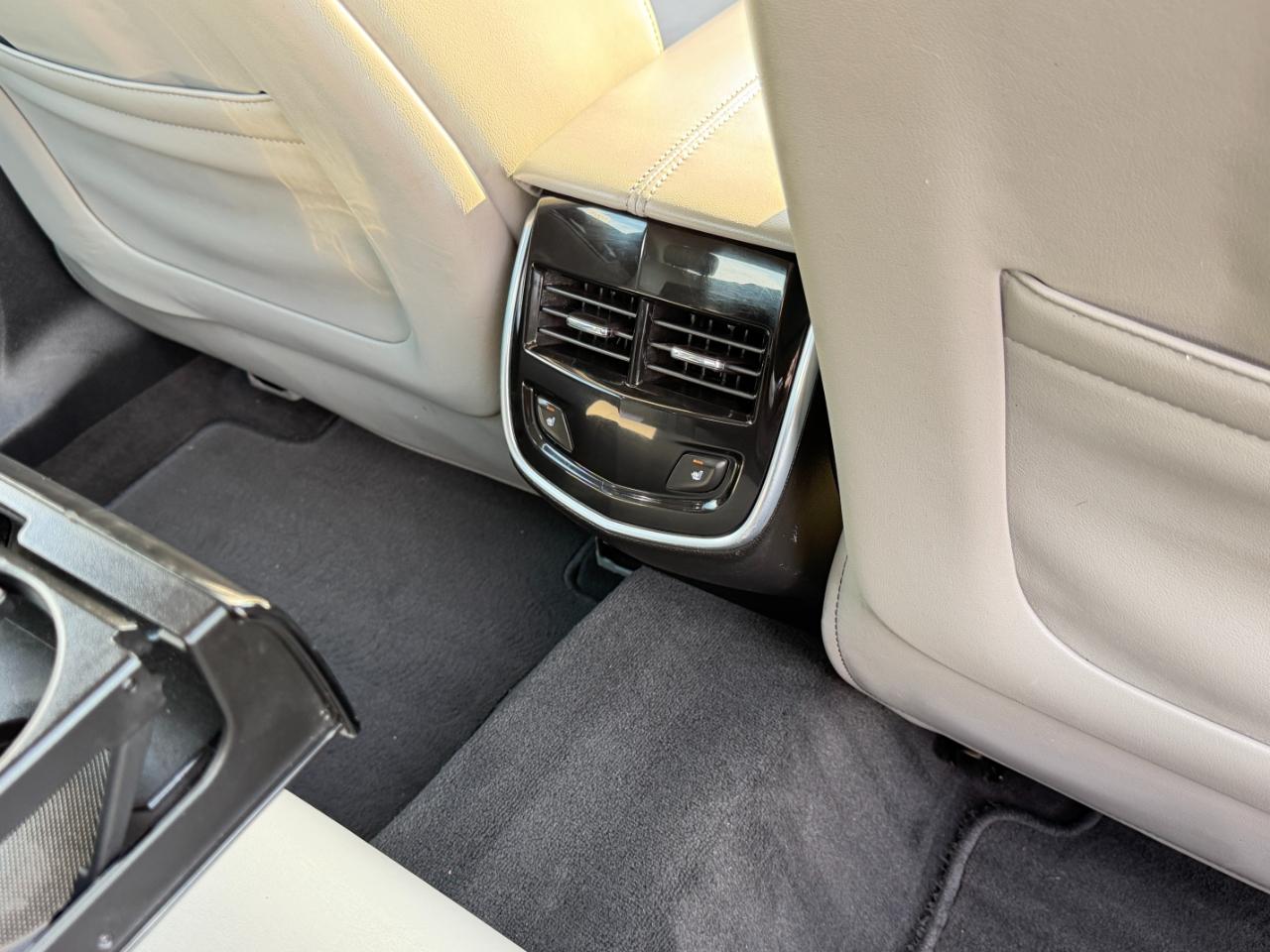 Cadillac XTS 4dr Sdn Luxury Collection FWD 2016