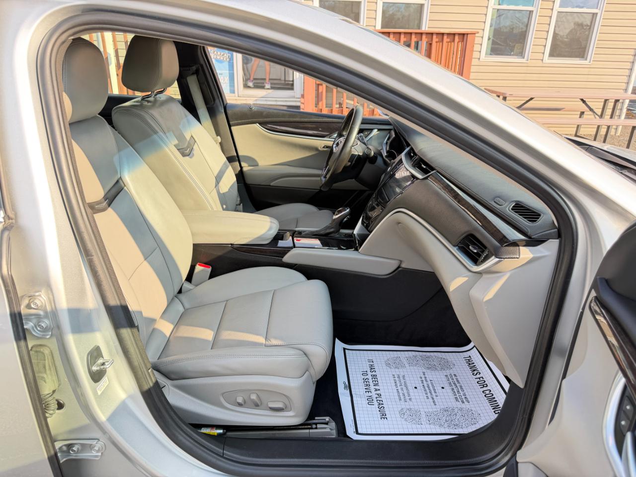 Cadillac XTS 4dr Sdn Luxury Collection FWD 2016