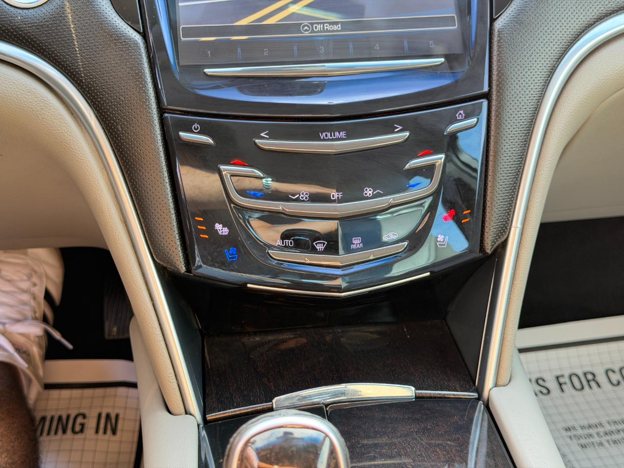 Cadillac XTS 4dr Sdn Luxury Collection FWD 2016