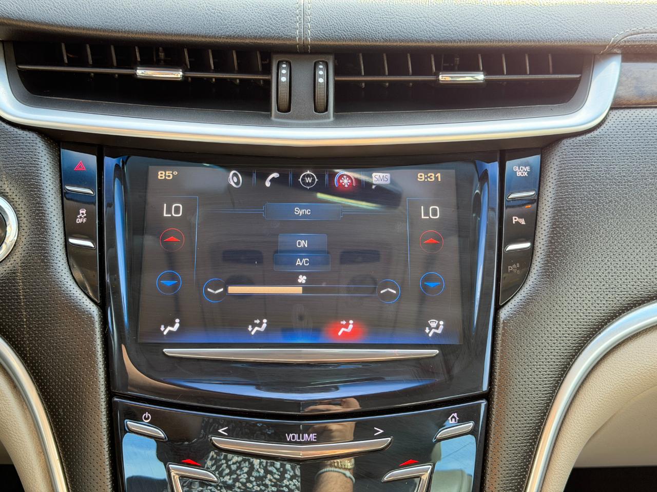 Cadillac XTS 4dr Sdn Luxury Collection FWD 2016