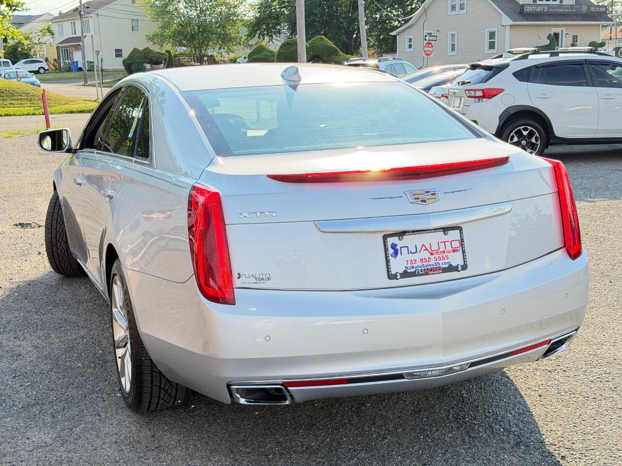 Cadillac XTS 4dr Sdn Luxury Collection FWD 2016