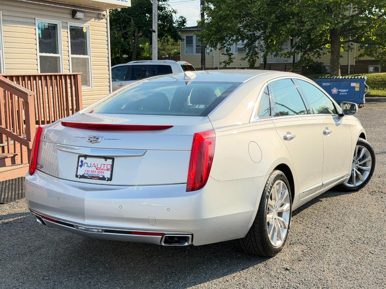 Cadillac XTS 4dr Sdn Luxury Collection FWD 2016