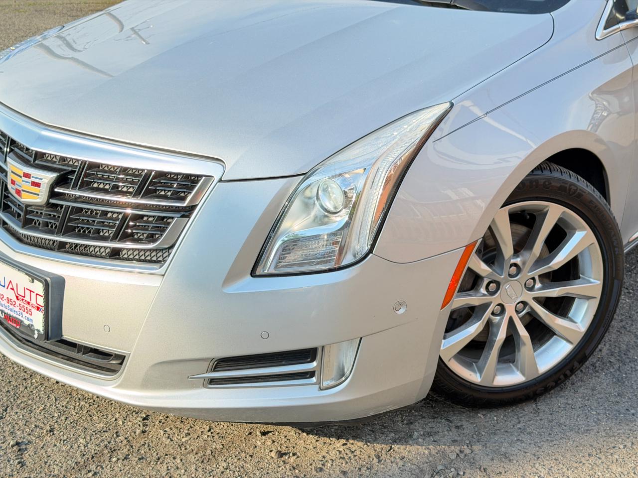 Cadillac XTS 4dr Sdn Luxury Collection FWD 2016