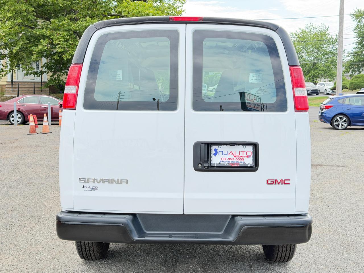 GMC Savana Cargo Van RWD 3500 135" 2019