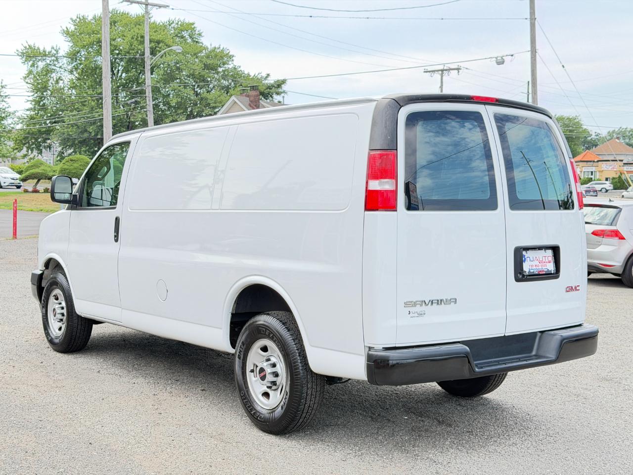 GMC Savana Cargo Van RWD 3500 135" 2019