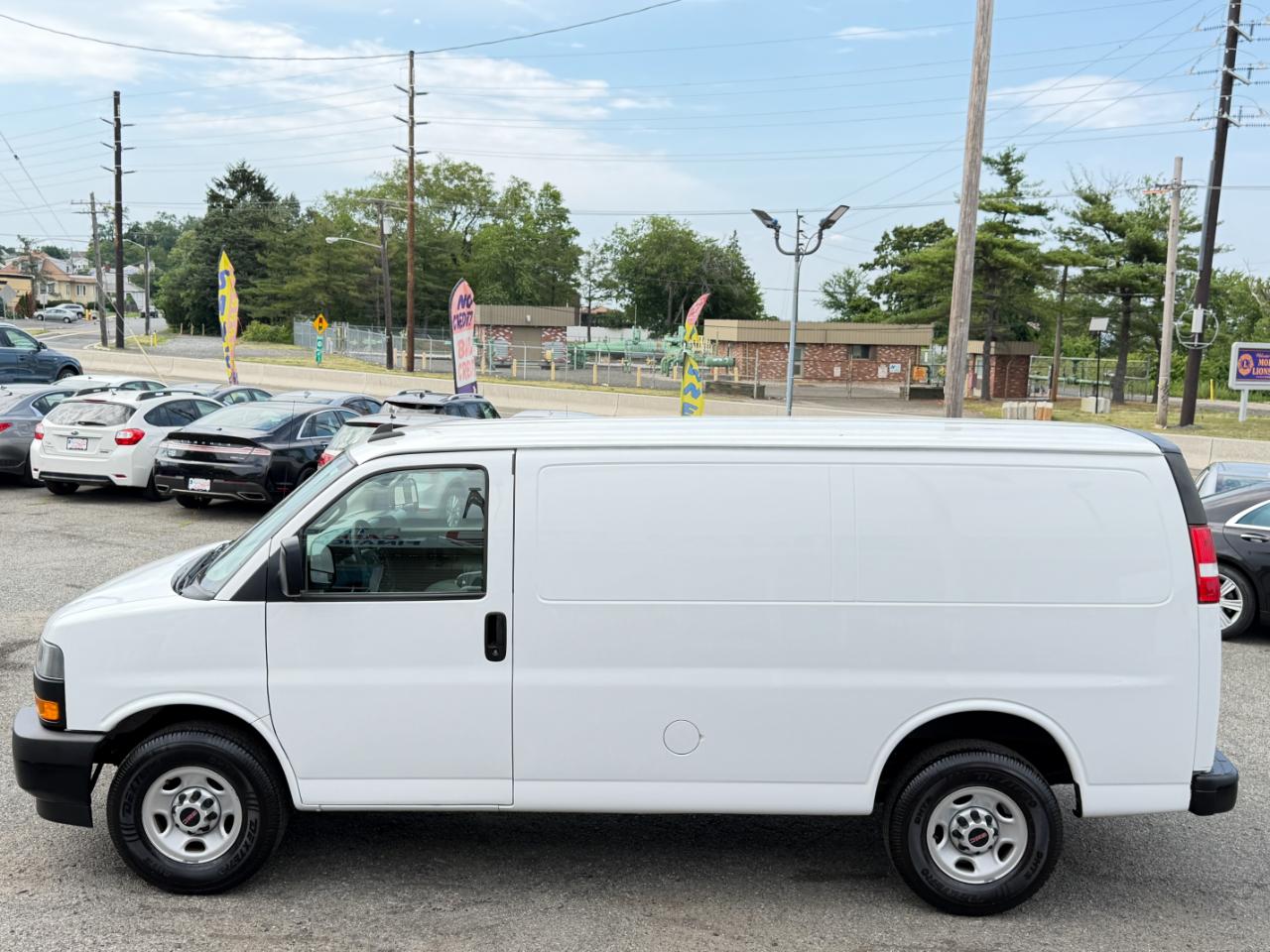 GMC Savana Cargo Van RWD 3500 135" 2019