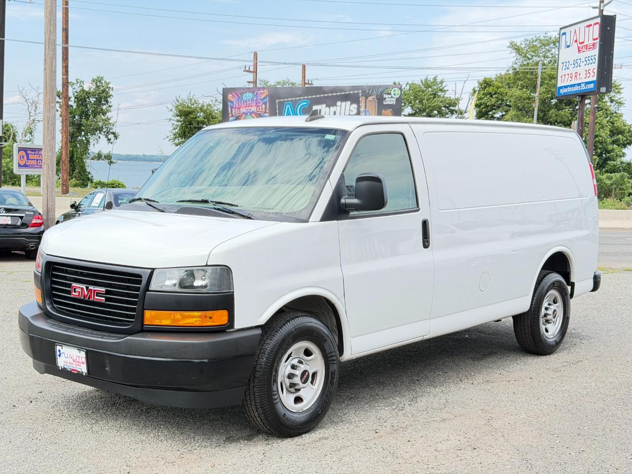 GMC Savana Cargo Van RWD 3500 135" 2019