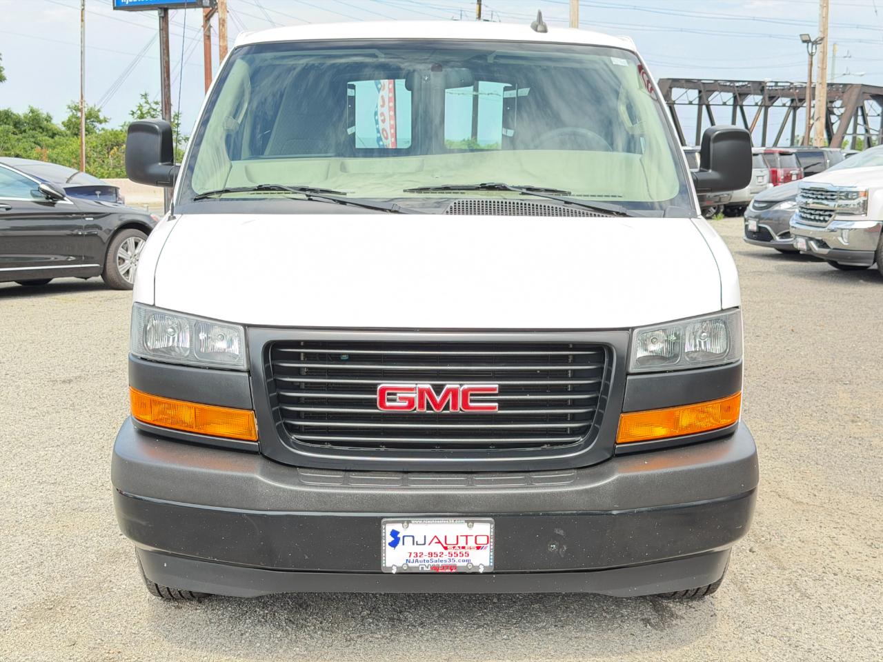 GMC Savana Cargo Van RWD 3500 135" 2019