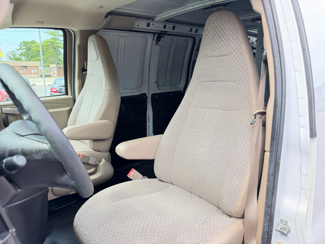 GMC Savana Cargo Van RWD 3500 135" 2019