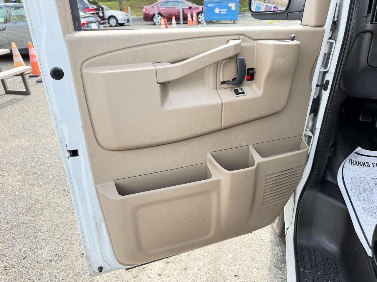 GMC Savana Cargo Van RWD 3500 135" 2019