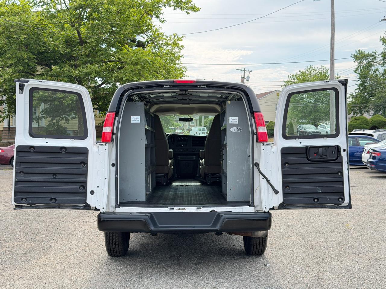 GMC Savana Cargo Van RWD 3500 135" 2019