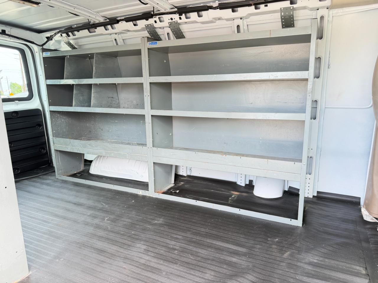 GMC Savana Cargo Van RWD 3500 135" 2019