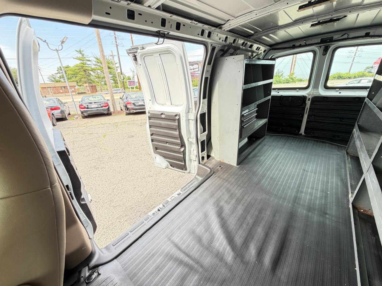 GMC Savana Cargo Van RWD 3500 135" 2019