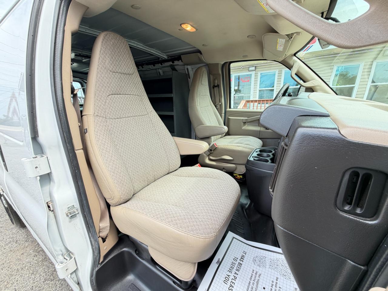 GMC Savana Cargo Van RWD 3500 135" 2019