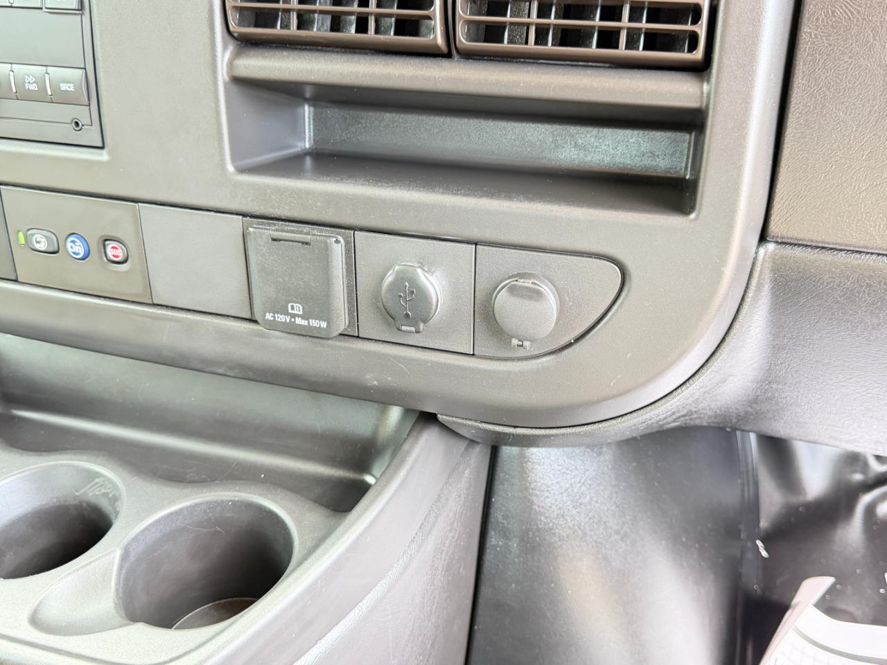GMC Savana Cargo Van RWD 3500 135" 2019