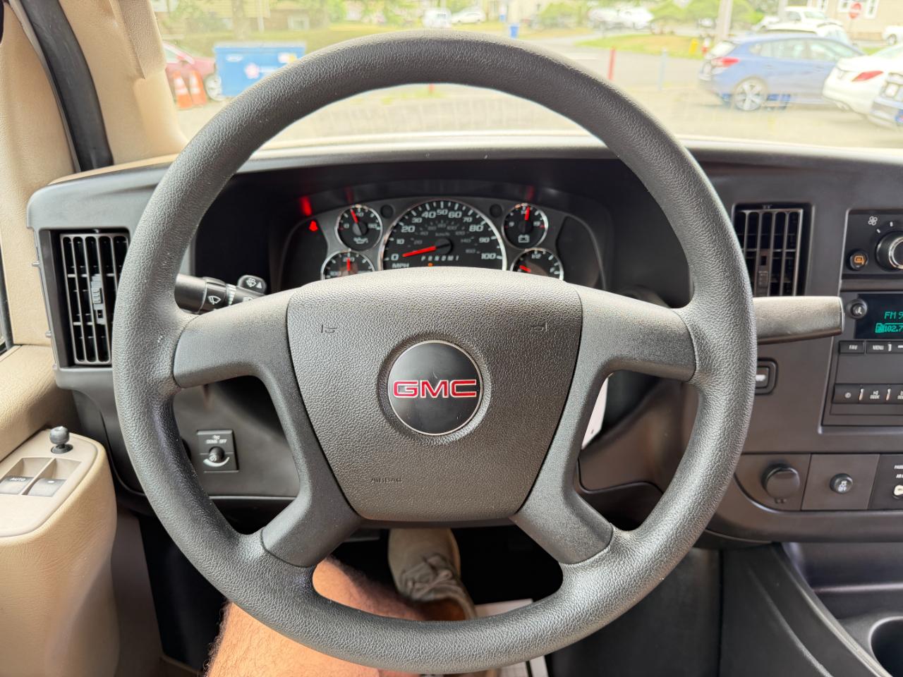 GMC Savana Cargo Van RWD 3500 135" 2019