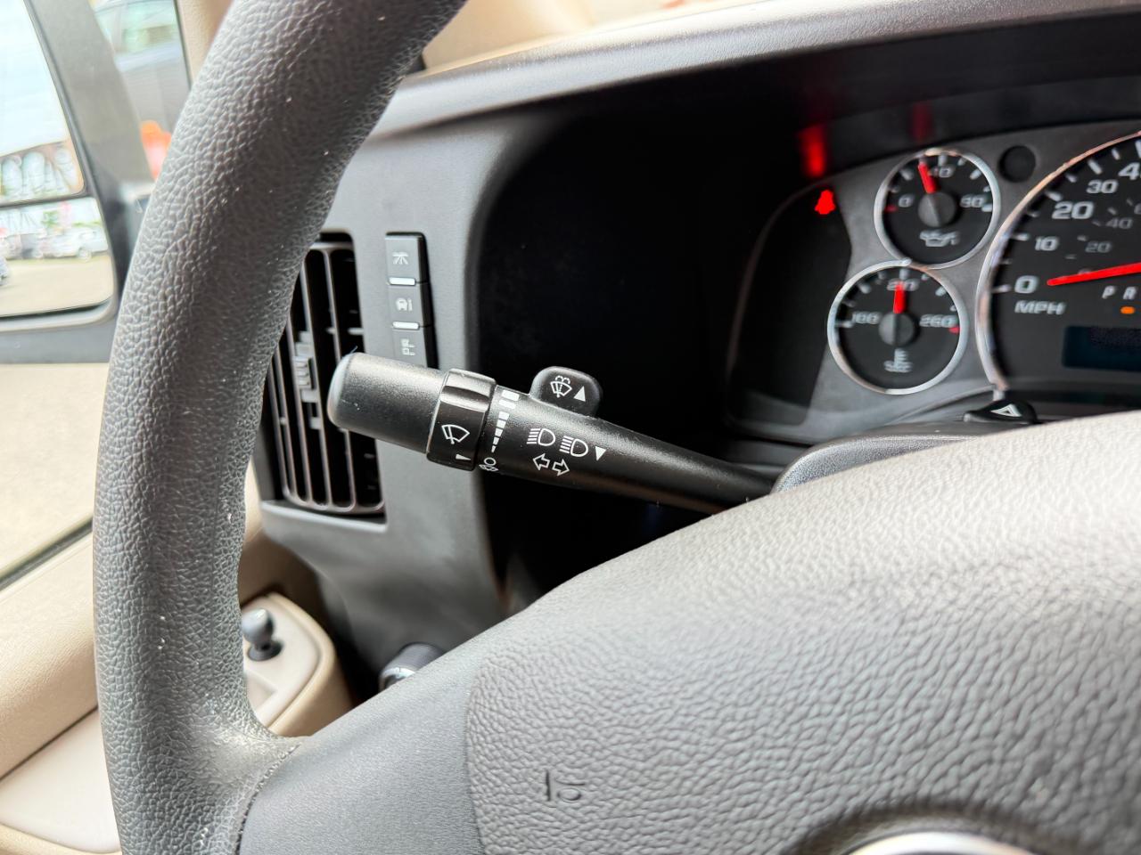 GMC Savana Cargo Van RWD 3500 135" 2019