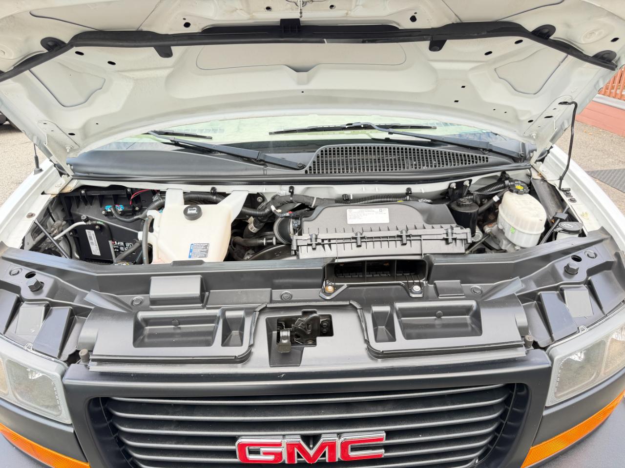GMC Savana Cargo Van RWD 3500 135" 2019