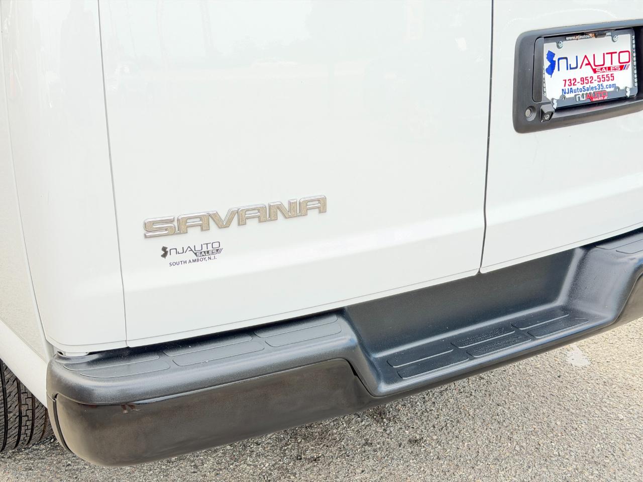 GMC Savana Cargo Van RWD 3500 135" 2019