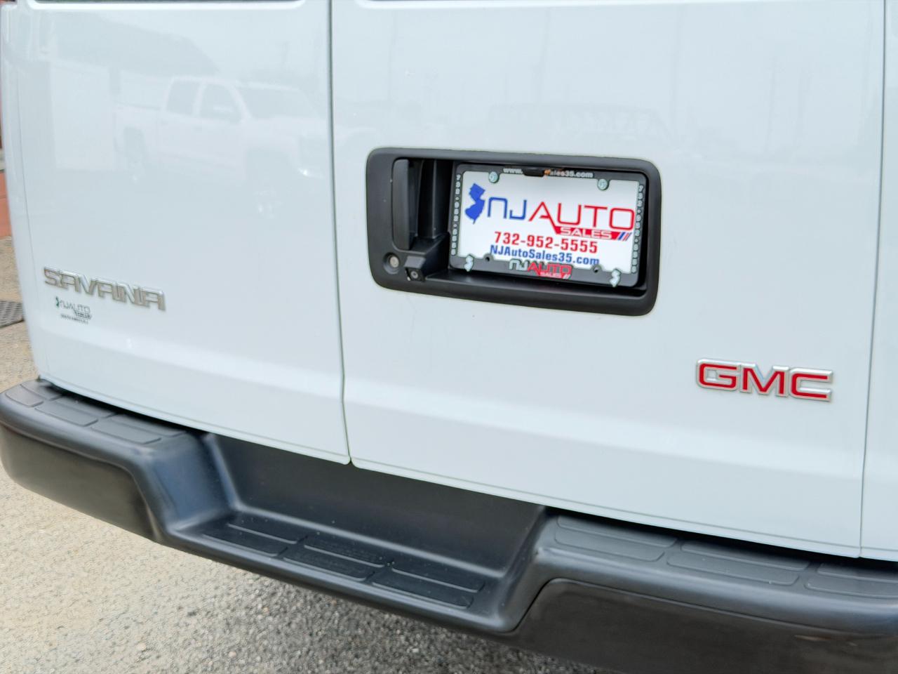 GMC Savana Cargo Van RWD 3500 135" 2019