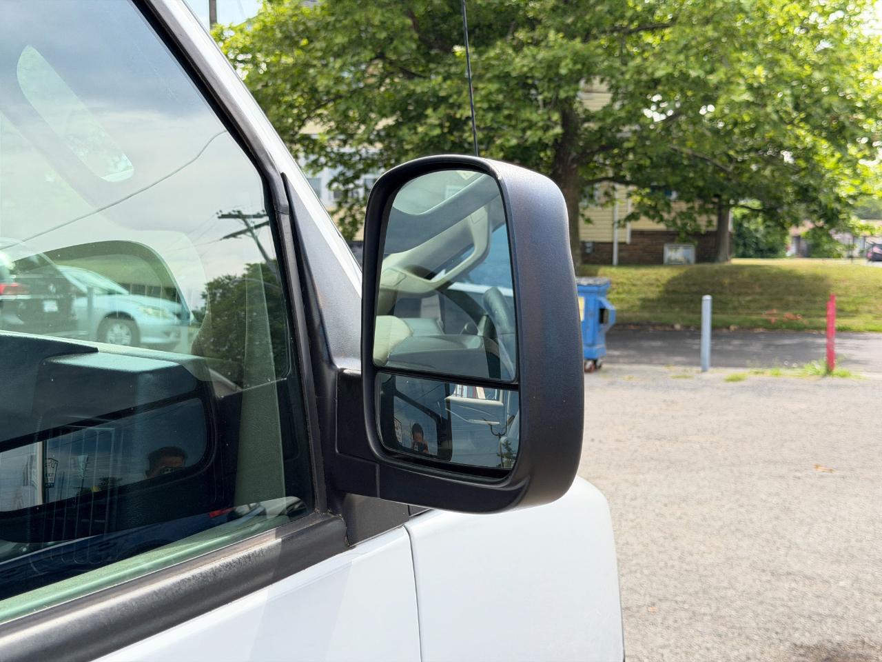 GMC Savana Cargo Van RWD 3500 135" 2019