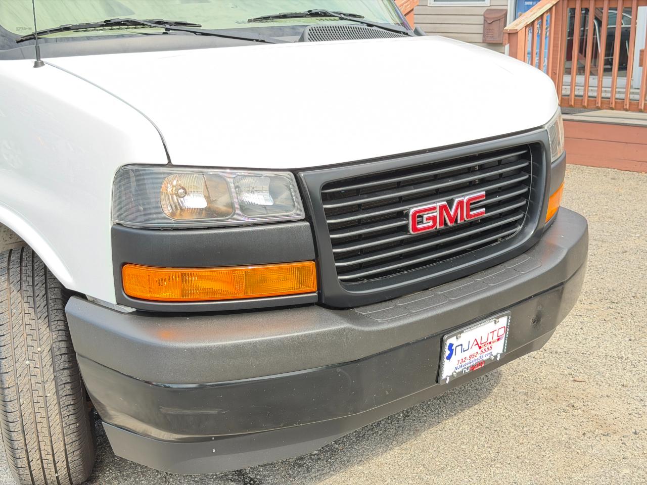 GMC Savana Cargo Van RWD 3500 135" 2019