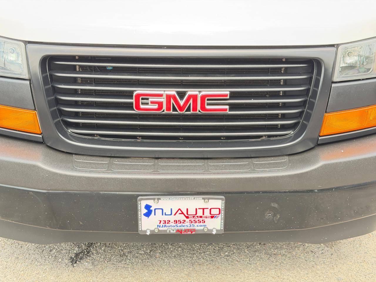 GMC Savana Cargo Van RWD 3500 135" 2019