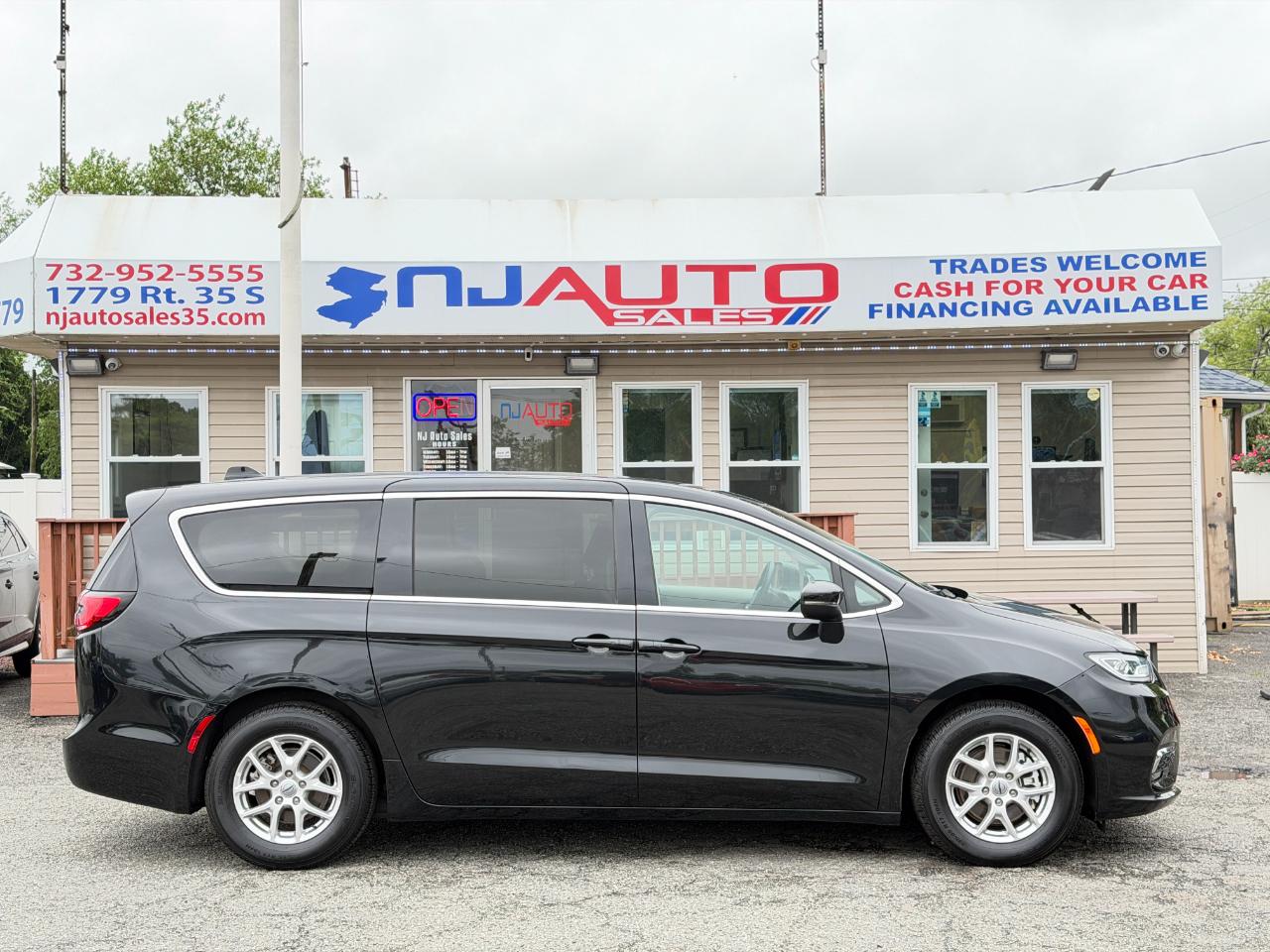 Chrysler Pacifica Touring L FWD 2023