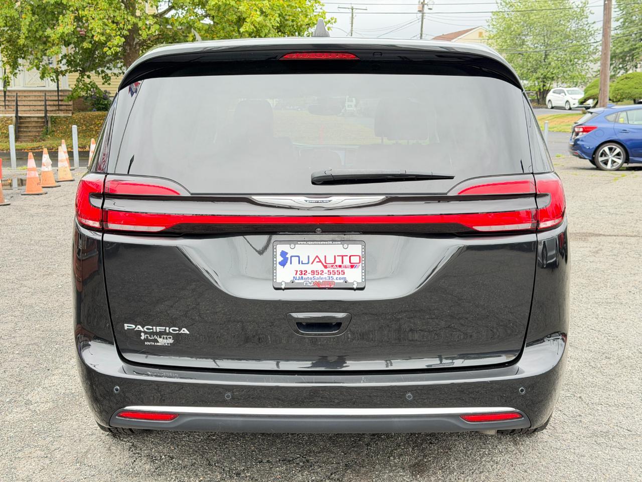 Chrysler Pacifica Touring L FWD 2023
