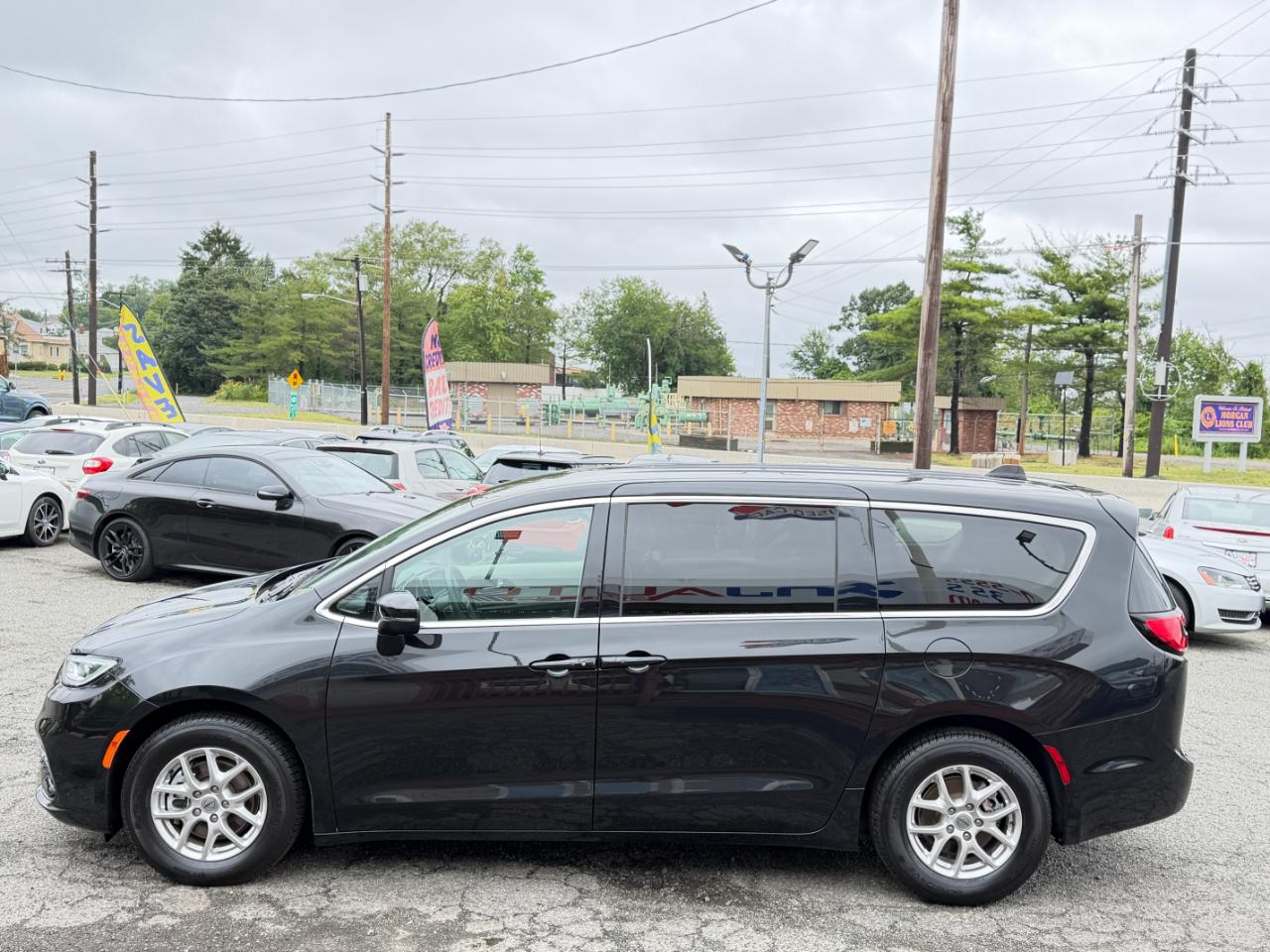 Chrysler Pacifica Touring L FWD 2023
