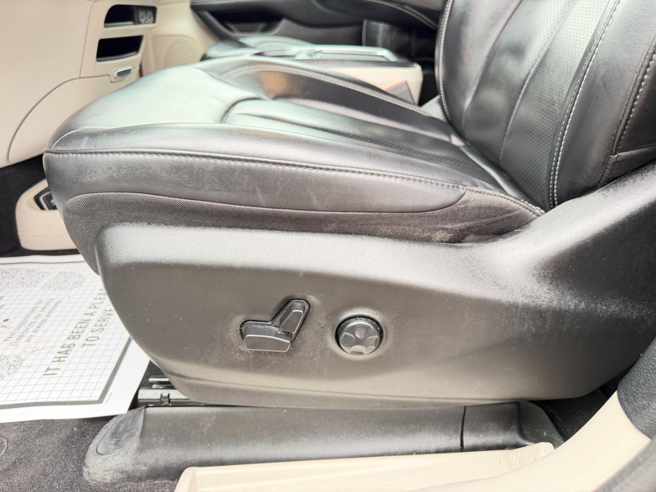 Chrysler Pacifica Touring L FWD 2023