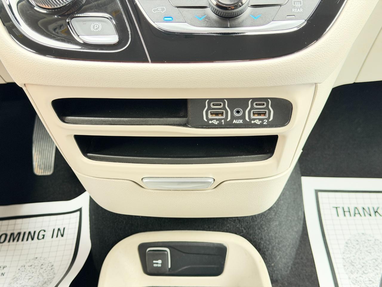 Chrysler Pacifica Touring L FWD 2023