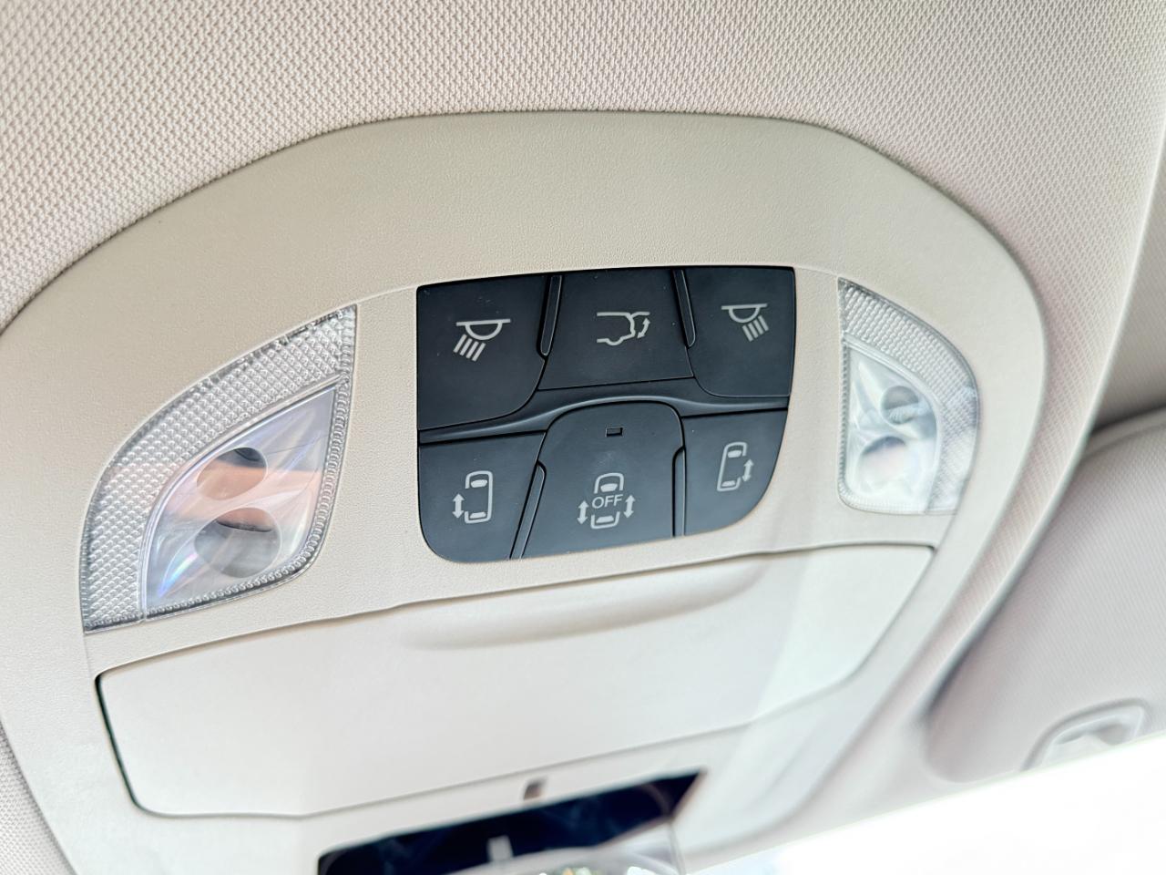 Chrysler Pacifica Touring L FWD 2023