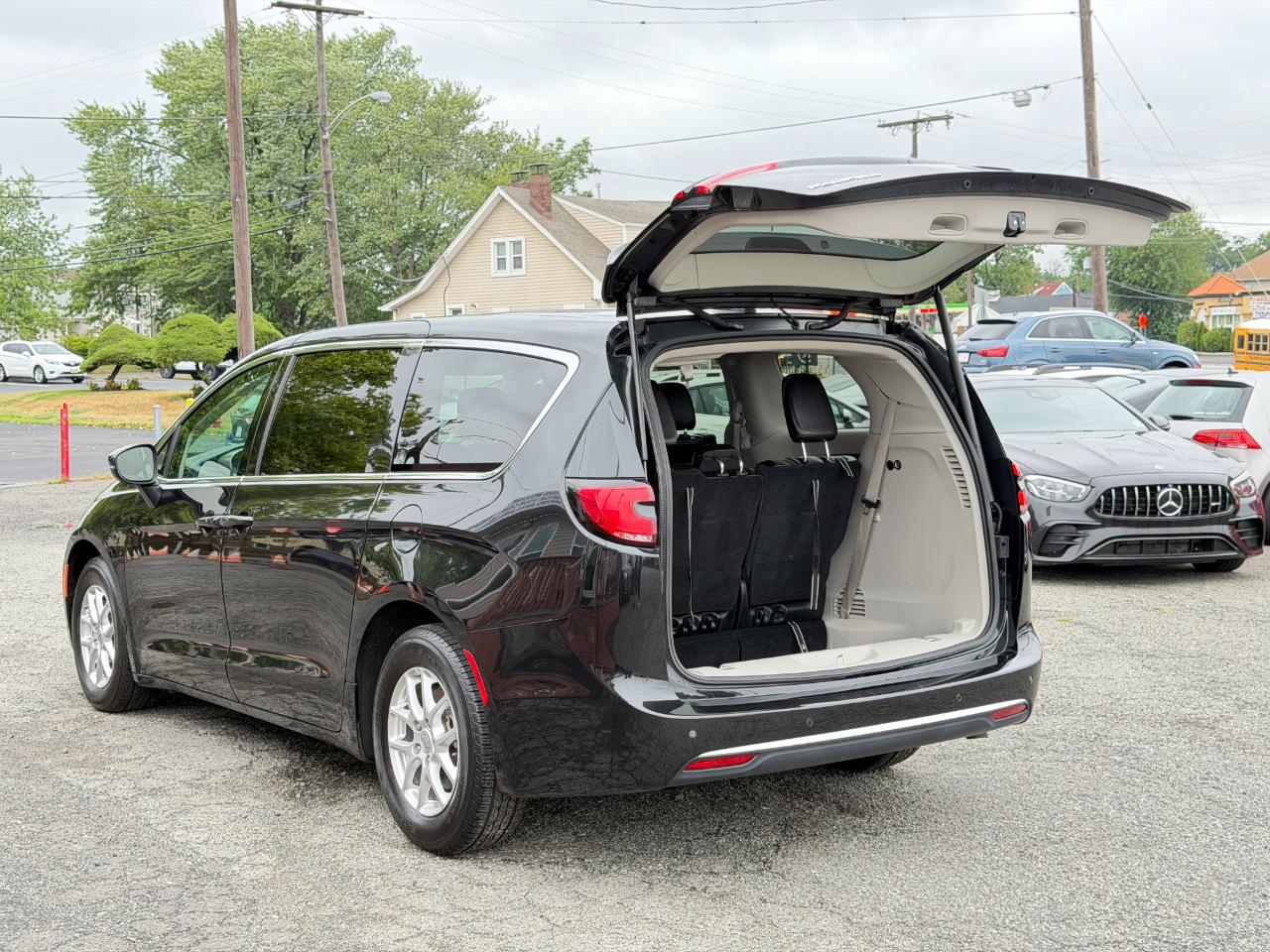 Chrysler Pacifica Touring L FWD 2023