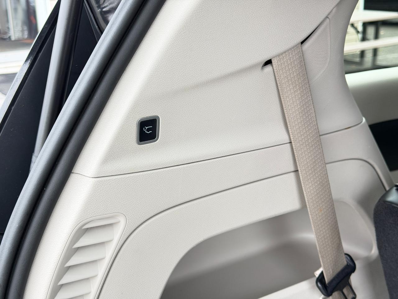 Chrysler Pacifica Touring L FWD 2023