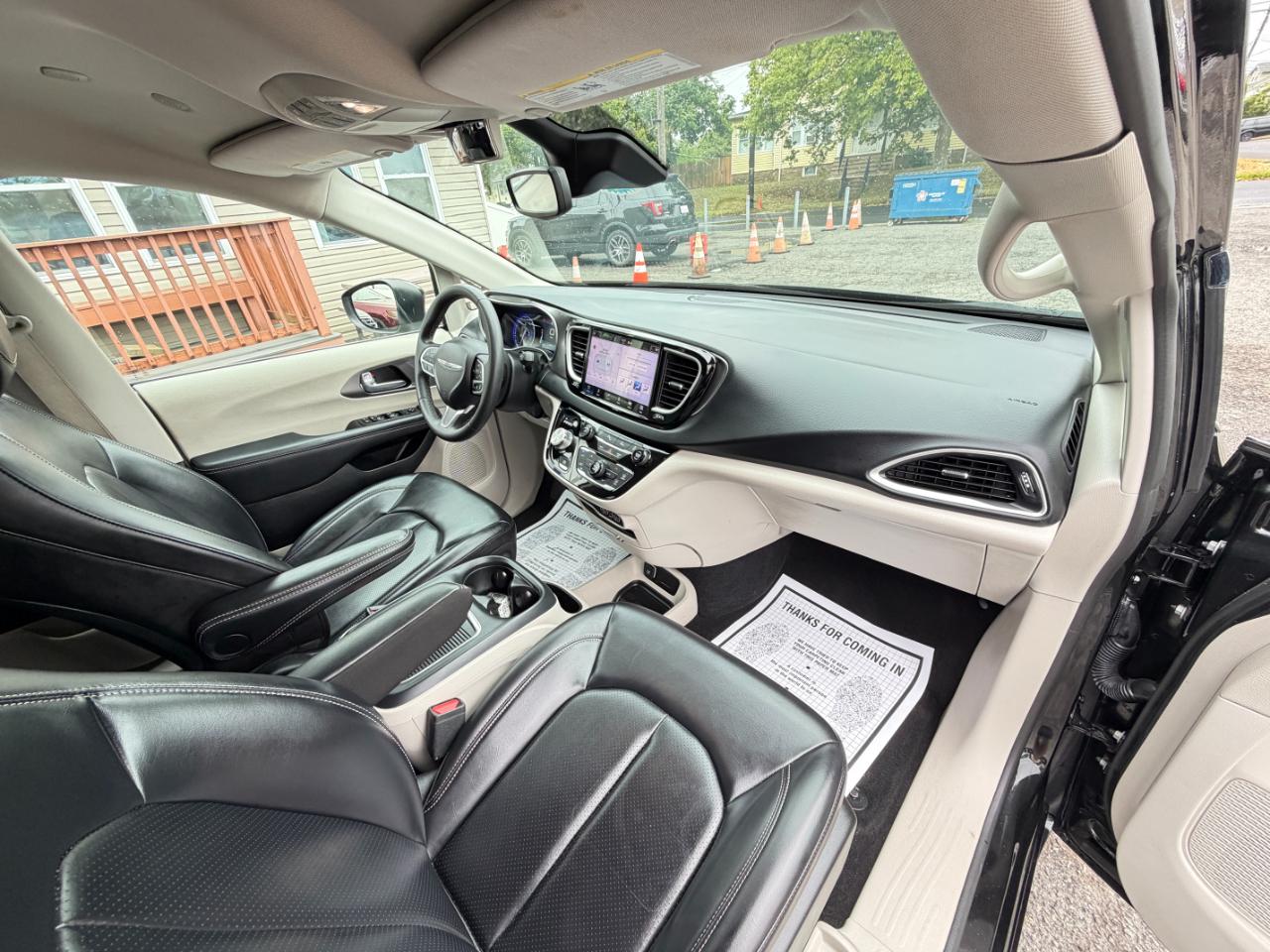 Chrysler Pacifica Touring L FWD 2023