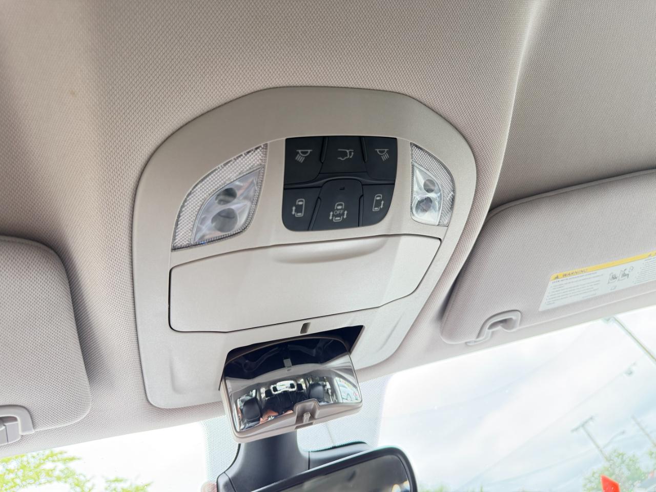 Chrysler Pacifica Touring L FWD 2023