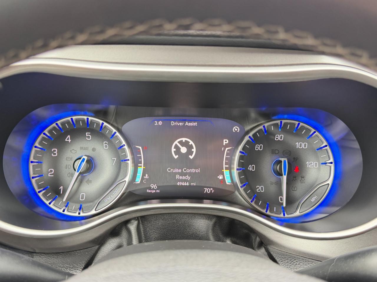 Chrysler Pacifica Touring L FWD 2023