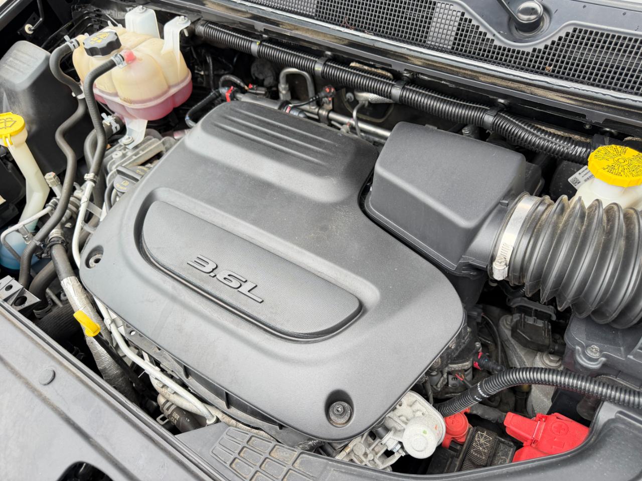 Chrysler Pacifica Touring L FWD 2023