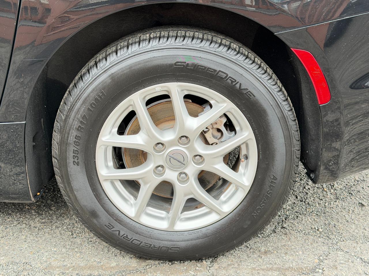 Chrysler Pacifica Touring L FWD 2023