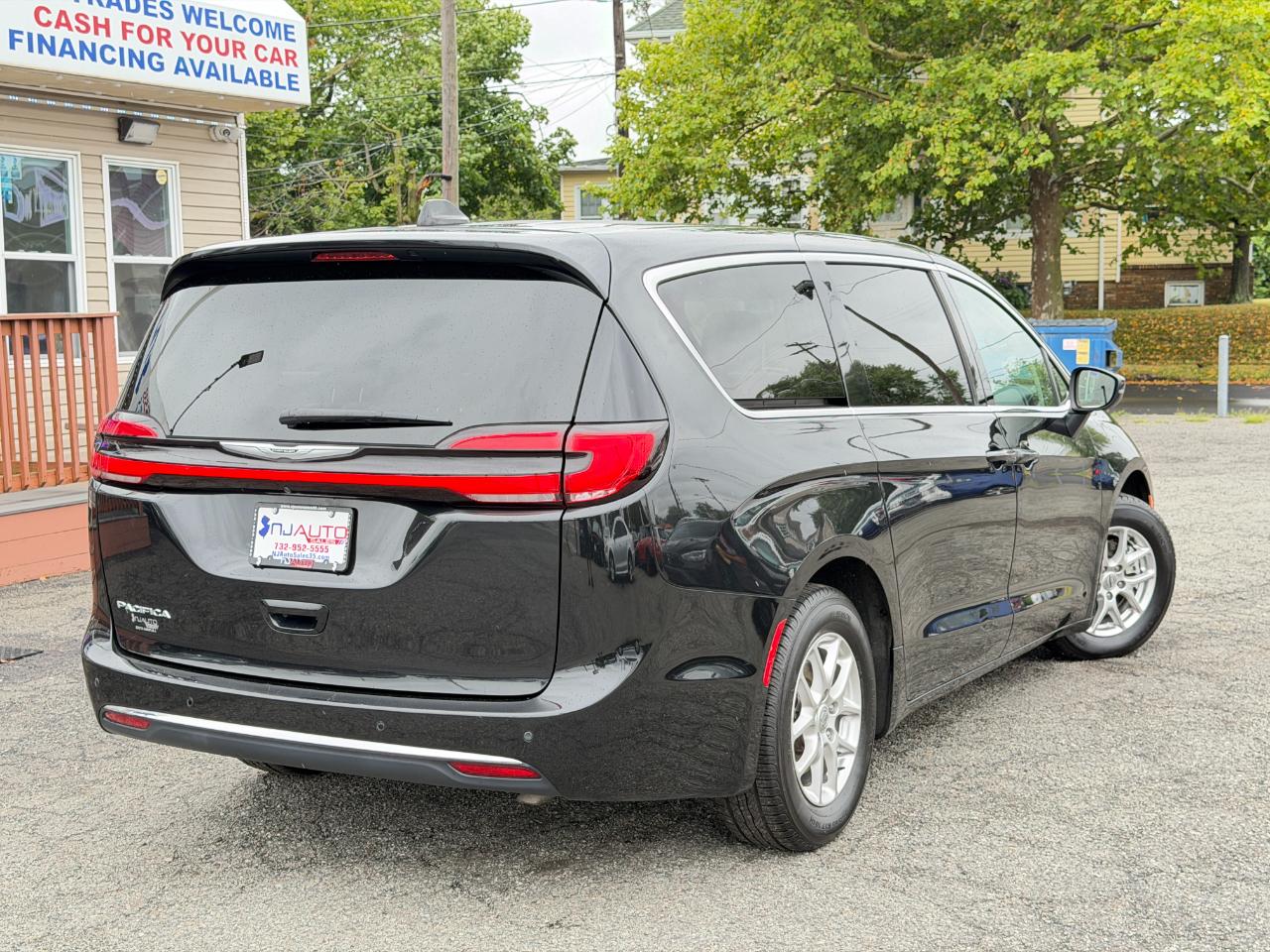 Chrysler Pacifica Touring L FWD 2023