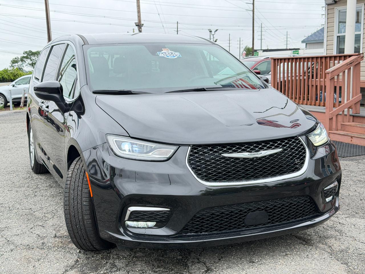 Chrysler Pacifica Touring L FWD 2023