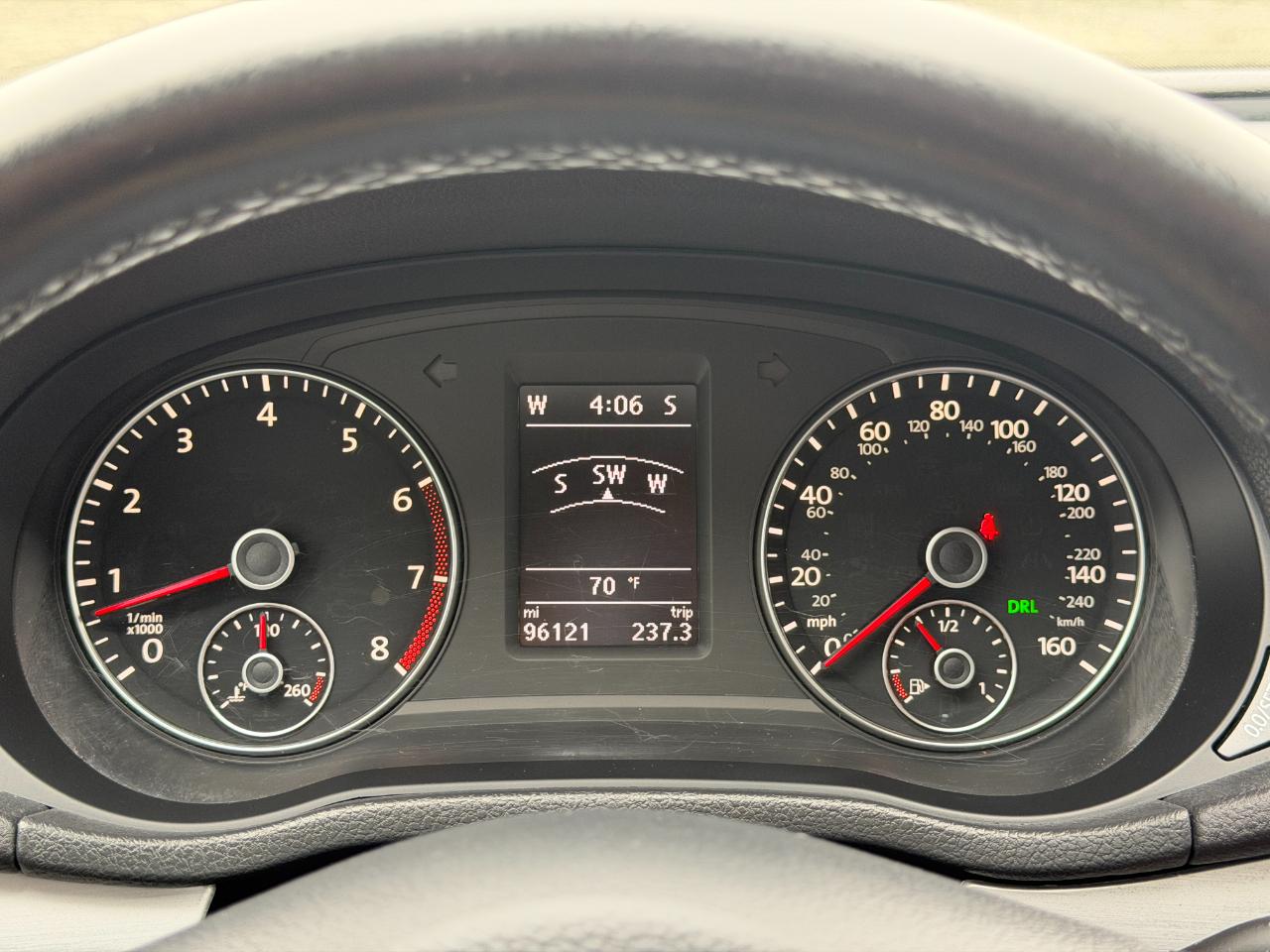 Volkswagen Passat 2.5L SE w/Sunroof & Nav 2013