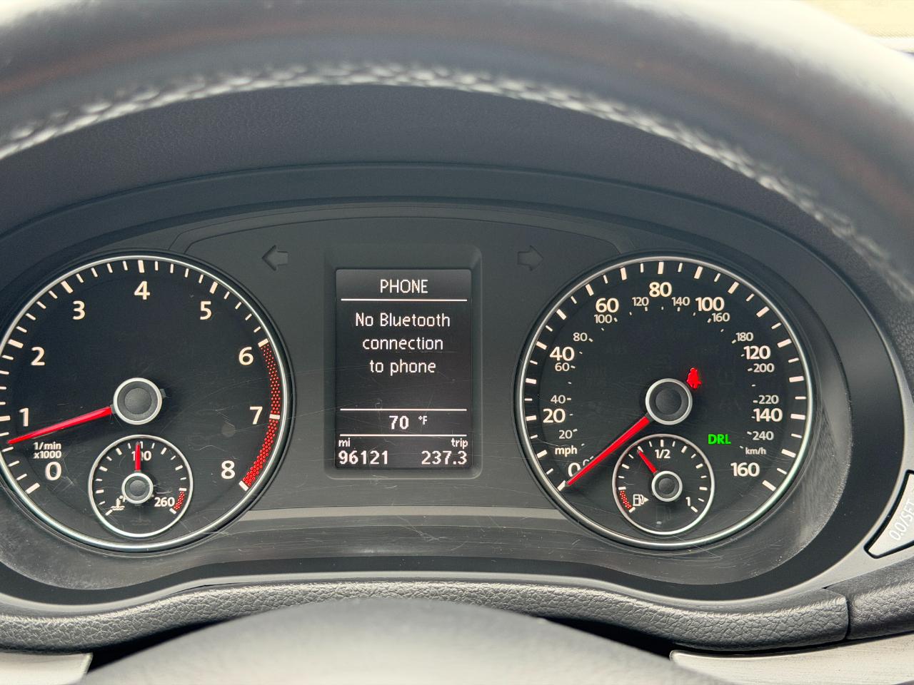 Volkswagen Passat 2.5L SE w/Sunroof & Nav 2013