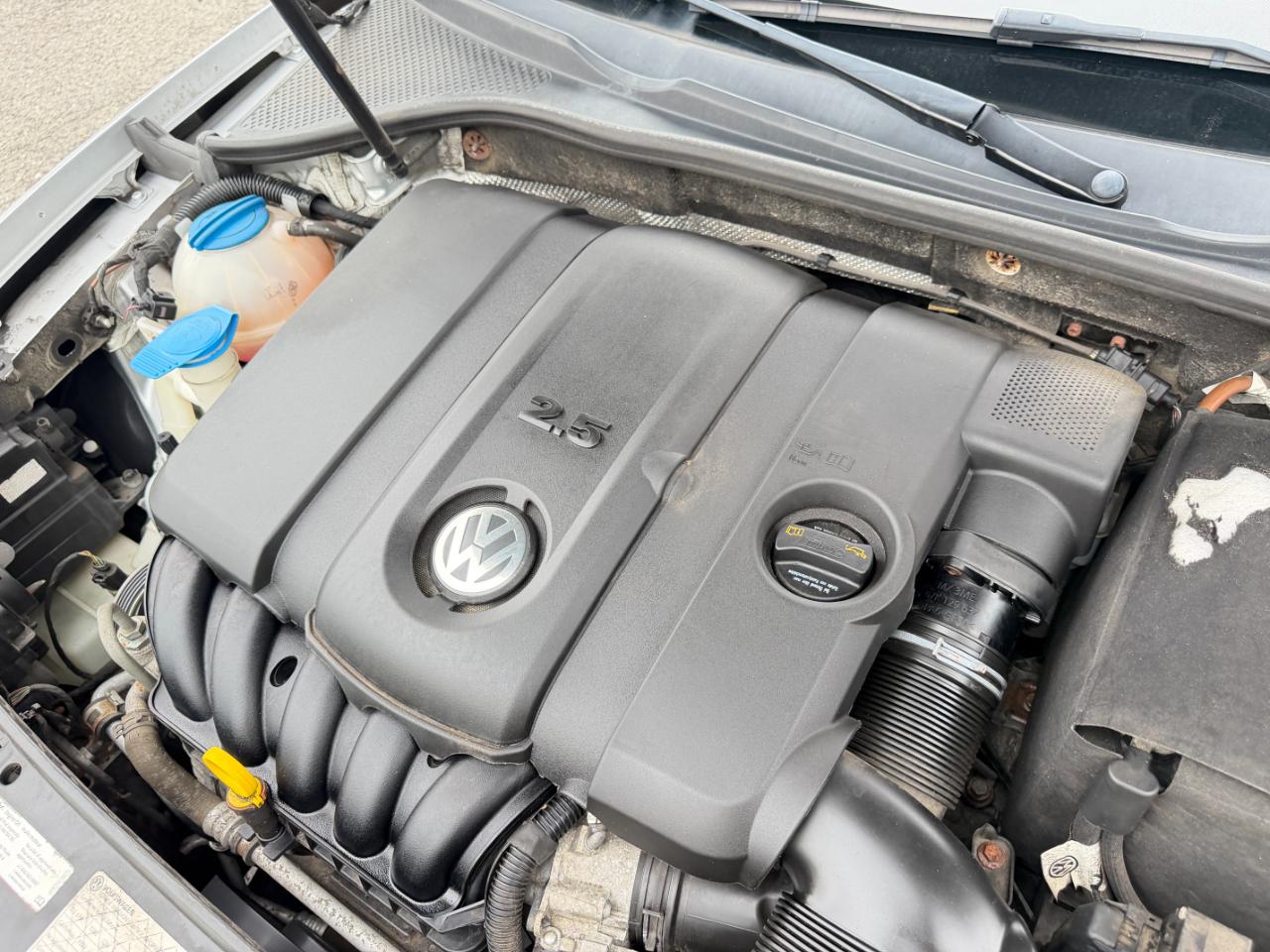 Volkswagen Passat 2.5L SE w/Sunroof & Nav 2013