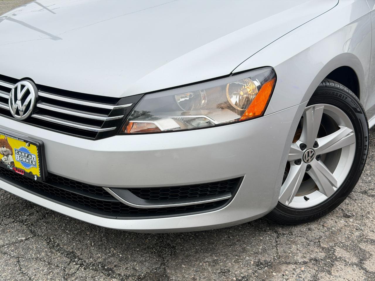Volkswagen Passat 2.5L SE w/Sunroof & Nav 2013