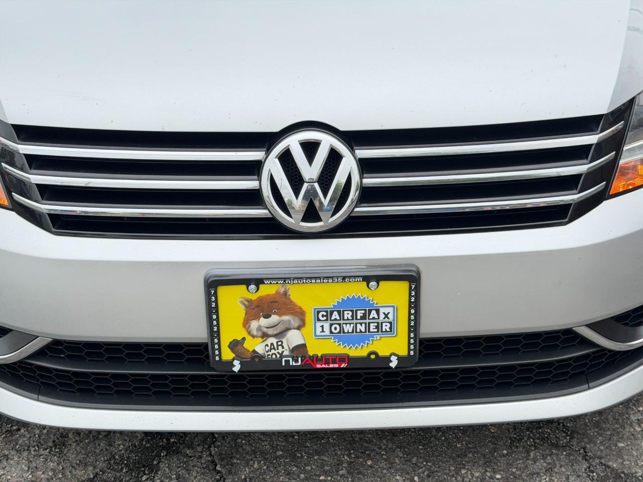 Volkswagen Passat 2.5L SE w/Sunroof & Nav 2013