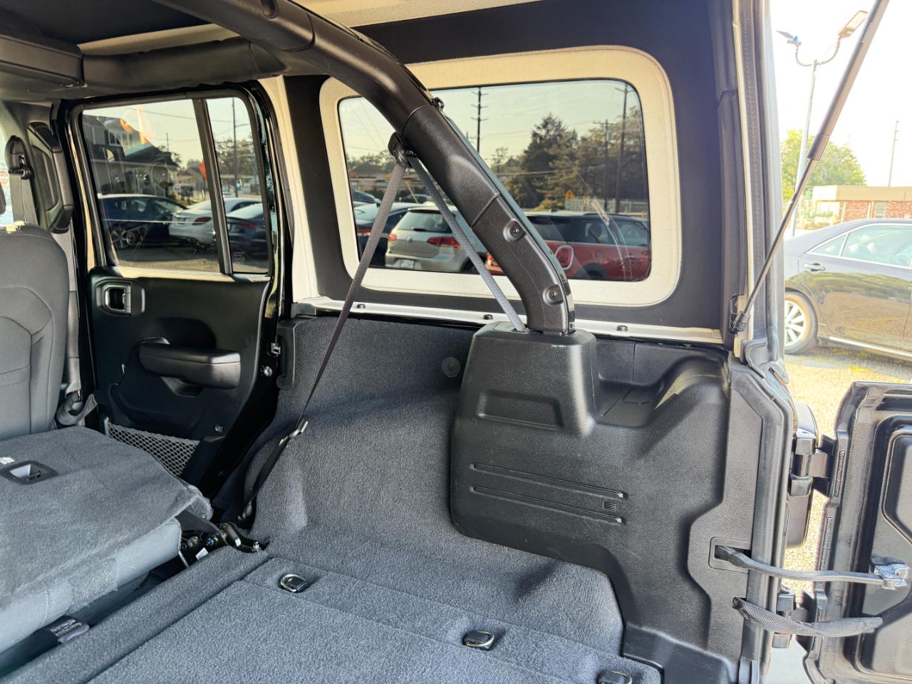 Jeep Wrangler Unlimited Willys 4x4 2021